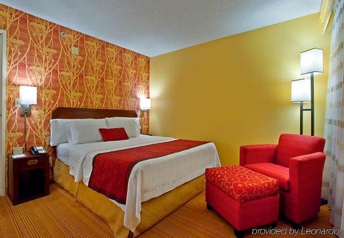 Отель Courtyard By Marriott Валдоста Номер фото