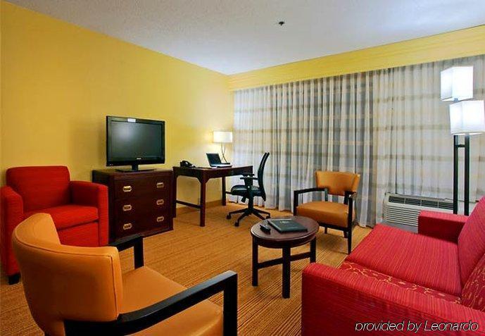 Отель Courtyard By Marriott Валдоста Номер фото